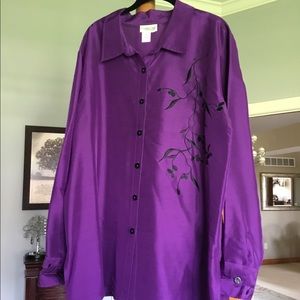 Classy silk tunic with embroidered details. 2X